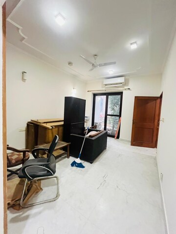 Master Bedroom in 1 BHK Builder Floor at Sector 46 – for Rent