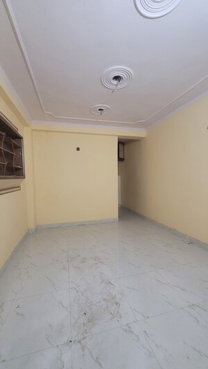 Living Room in 1 BHK Builder Floor at Dilshad Colony – for Rent