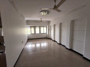 2 BHK Apartment For Rent in Bandra West