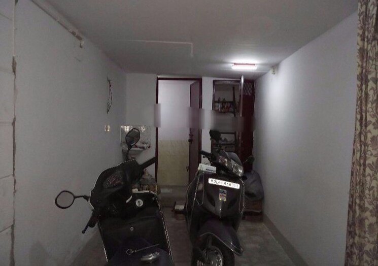  Parking, dilshad colony 4 Bedroom 2250 Sq.Ft. Builder Floor In Dilshad Colony Delhi 9265004