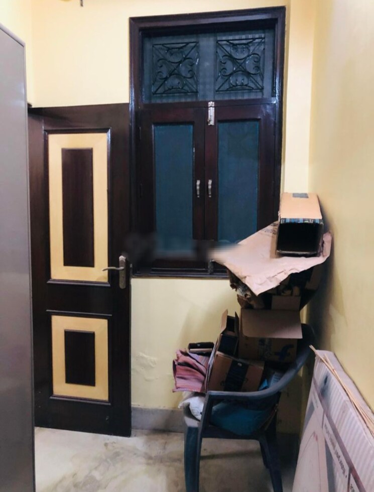 Room, dilshad colony 4 Bedroom 2250 Sq.Ft. Builder Floor In Dilshad Colony Delhi 9265004