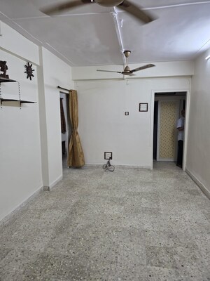 Room in 1.5 BHK Apartment at Kamla Airbus, Andheri East – for Rent