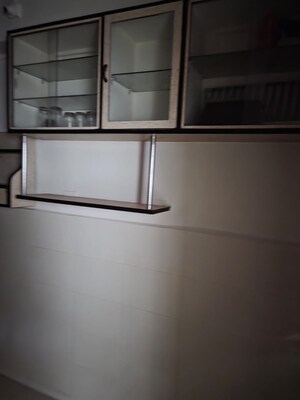 Room in 1.5 BHK Apartment at Kamla Airbus, Andheri East – for Rent