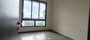 Room in 2.5 BHK Apartment at Mulund West – for Rent