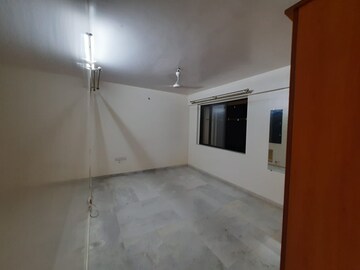 Bedroom in 2 BHK Apartment at Powai – for Rent