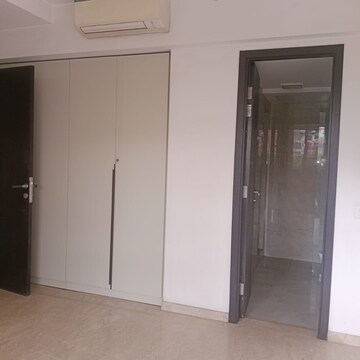 Room in 2 BHK Apartment at Powai – for Rent