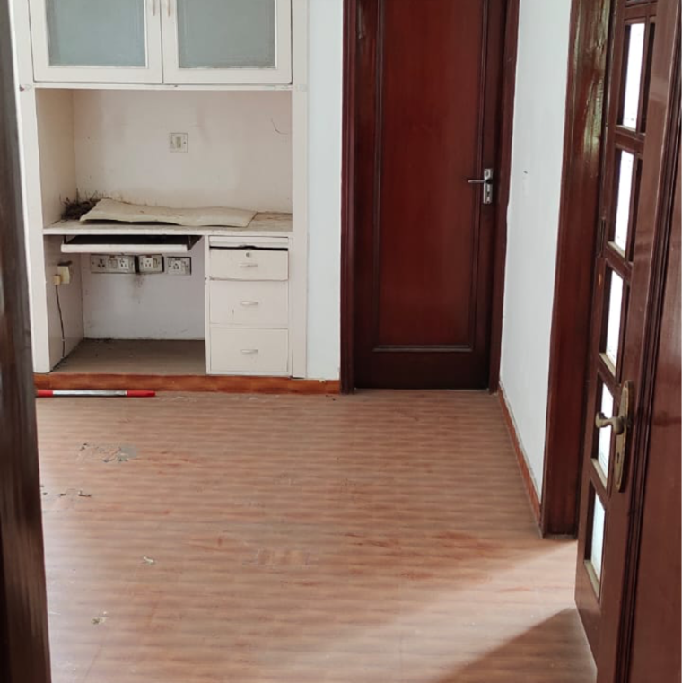 Room, hauz khas 3 Bedroom 2000 Sq.Ft. Builder Floor In Hauz Khas Delhi 9265105