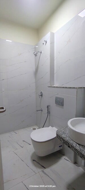 Master Bedroom in 2 BHK Apartment at Mulund West – for Rent