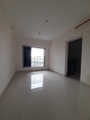 Room in 1 BHK Apartment at Malad East – for Rent