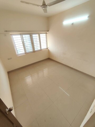 Room in 3 BHK Apartment at Kumar Primrose, Kharadi – for Rent