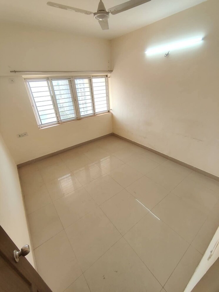 Room, kumar-primrose 3 Bedroom 1200 Sq.Ft. Apartment In Kharadi Pune 9265149