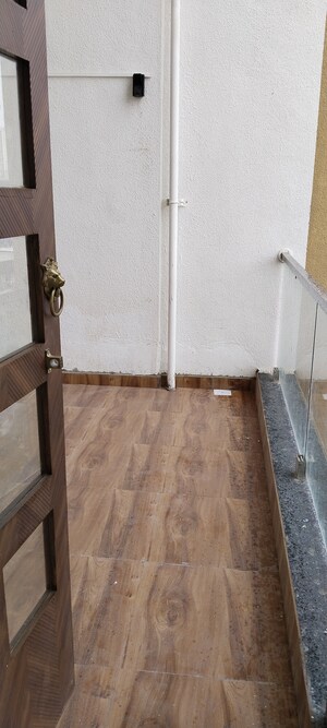 Room in 2 BHK Apartment at Lower Parel – for Rent