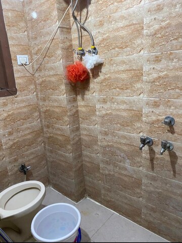 Bathroom in 1.5 BHK Builder Floor at Mayur Vihar – for Rent