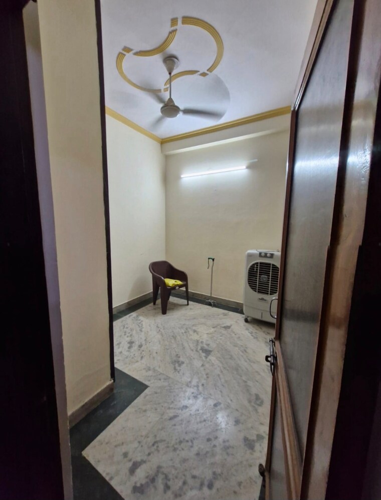 Room, mayur vihar 1.5 Bedroom 450 Sq.Ft. Builder Floor In Mayur Vihar Delhi 9265155