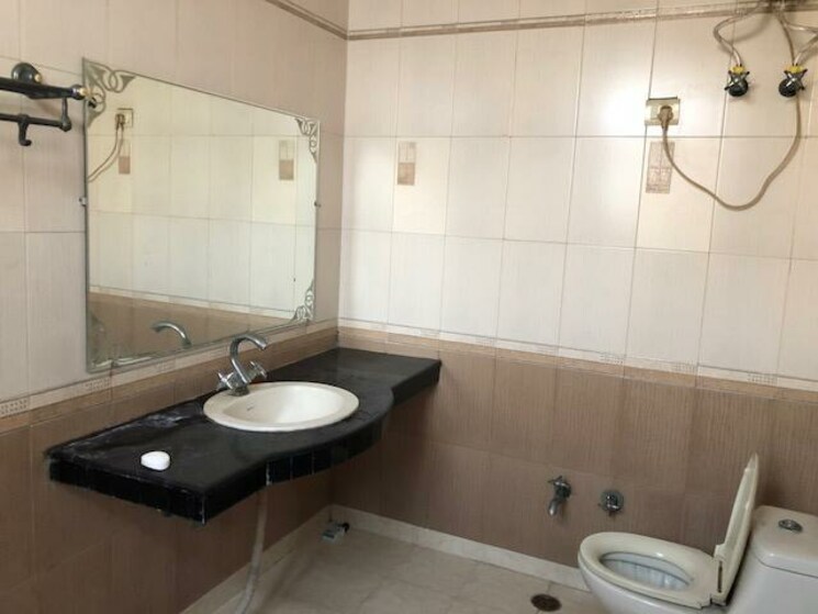 Attached Bathroom, sector 28 1 Bedroom 750 Sq.Ft. Independent House In Sector 28 Faridabad 9265156