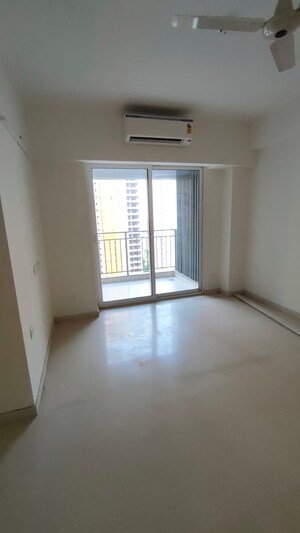 Room in 3 BHK Apartment at Sector 43 – for Sale