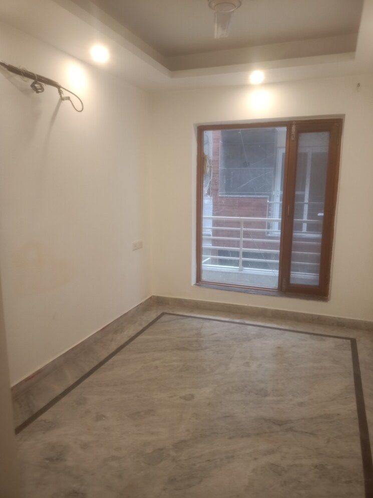 Room, vasant kunj 3 Bedroom 900 Sq.Ft. Builder Floor In Vasant Kunj Delhi 9265223