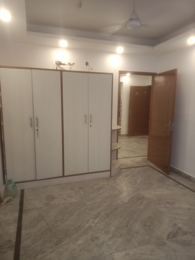 Room, vasant kunj 3 Bedroom 900 Sq.Ft. Builder Floor In Vasant Kunj Delhi 9265223