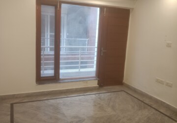 Room in 3 BHK Builder Floor at Vasant Kunj – for Rent