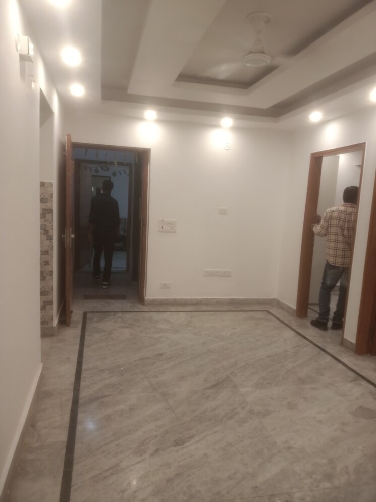 Room, vasant kunj 3 Bedroom 900 Sq.Ft. Builder Floor In Vasant Kunj Delhi 9265223