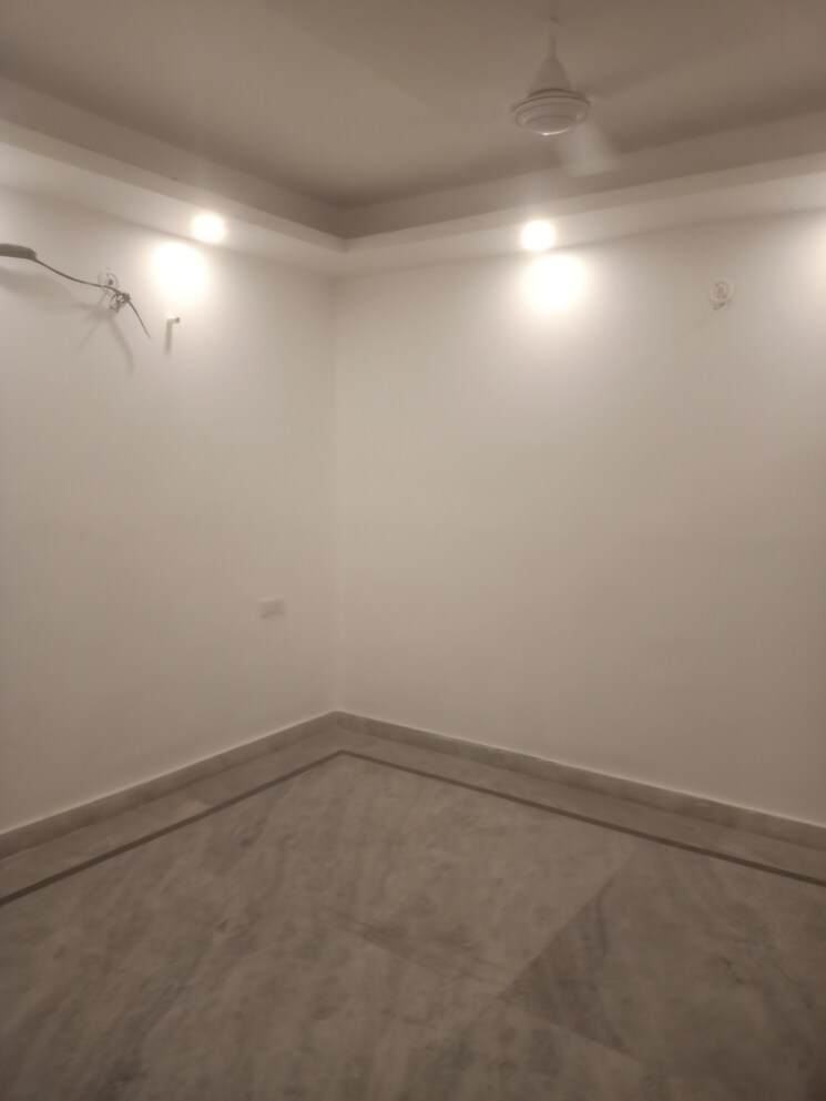 Room, vasant kunj 3 Bedroom 900 Sq.Ft. Builder Floor In Vasant Kunj Delhi 9265223