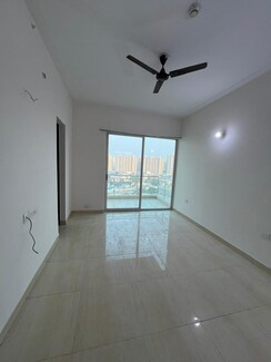 2 BHK Apartment For Sale in Gaur City 2