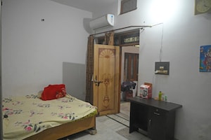 Bedroom in 6+ BHK Independent House at Gomti Nagar – for Sale