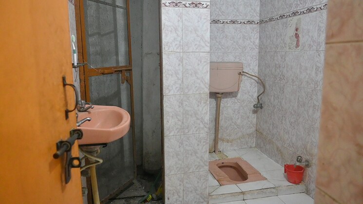 Bathroom, gomti nagar 6+ Bedroom 1850 Sq.Ft. Independent House In Gomti Nagar Lucknow 9265239