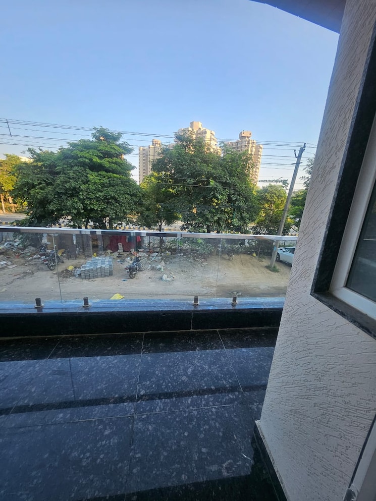 Balcony, sector 45 1 Bedroom 750 Sq.Ft. Builder Floor In Sector 45 Gurgaon 9265250