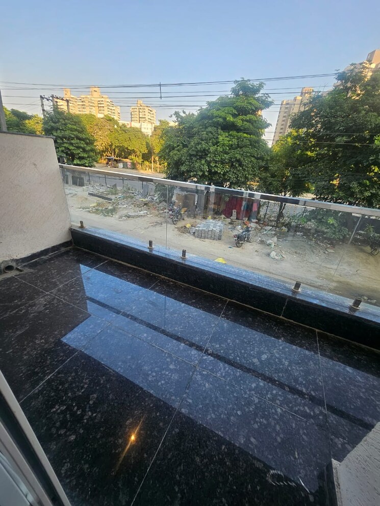 Balcony, sector 45 1 Bedroom 750 Sq.Ft. Builder Floor In Sector 45 Gurgaon 9265250