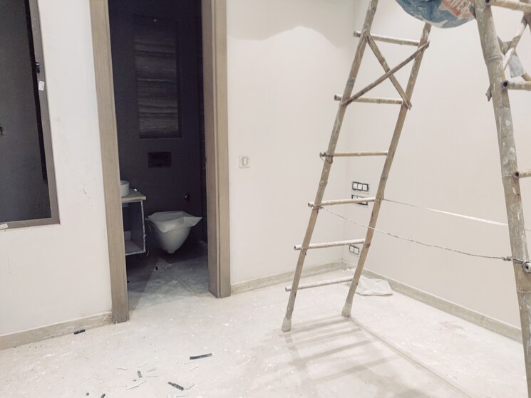 Room, east of kailash 3 Bedroom 1150 Sq.Ft. Builder Floor In East Of Kailash Delhi 9265310