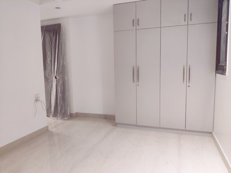 Room, east of kailash 3 Bedroom 1145 Sq.Ft. Builder Floor In East Of Kailash Delhi 9265318