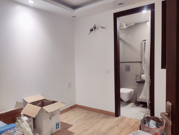 Team Area, east of kailash 3 Bedroom 1155 Sq.Ft. Builder Floor In East Of Kailash Delhi 9265321