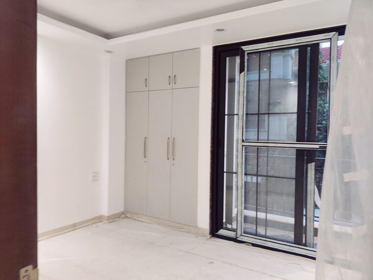 Room, east of kailash 3 Bedroom 1155 Sq.Ft. Builder Floor In East Of Kailash Delhi 9265321