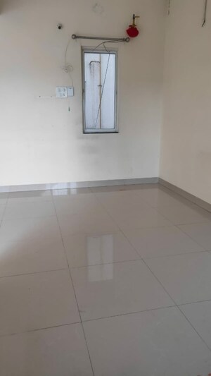 Room in 2 BHK Apartment at Kumar Primavera, Wadgaon Sheri – for Rent