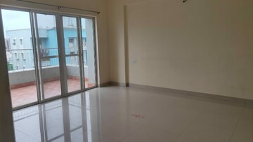 Room in 2 BHK Apartment at Kumar Primavera, Wadgaon Sheri – for Rent