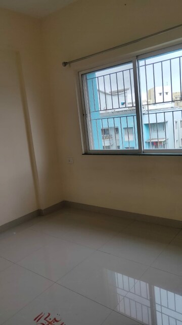 Room in 2 BHK Apartment at Kumar Primavera, Wadgaon Sheri – for Rent