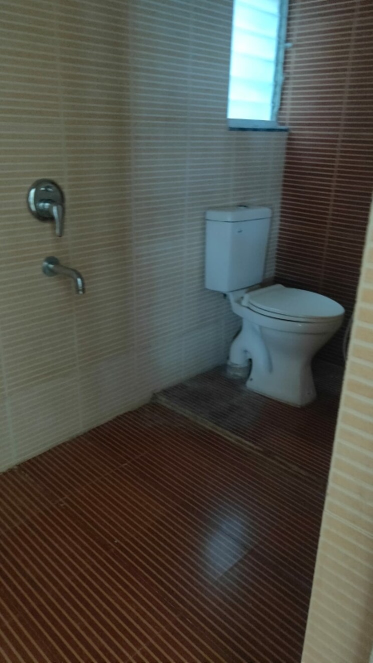 Bathroom, kumar-primavera 2 Bedroom 823 Sq.Ft. Apartment In Wadgaon Sheri Pune 9265353