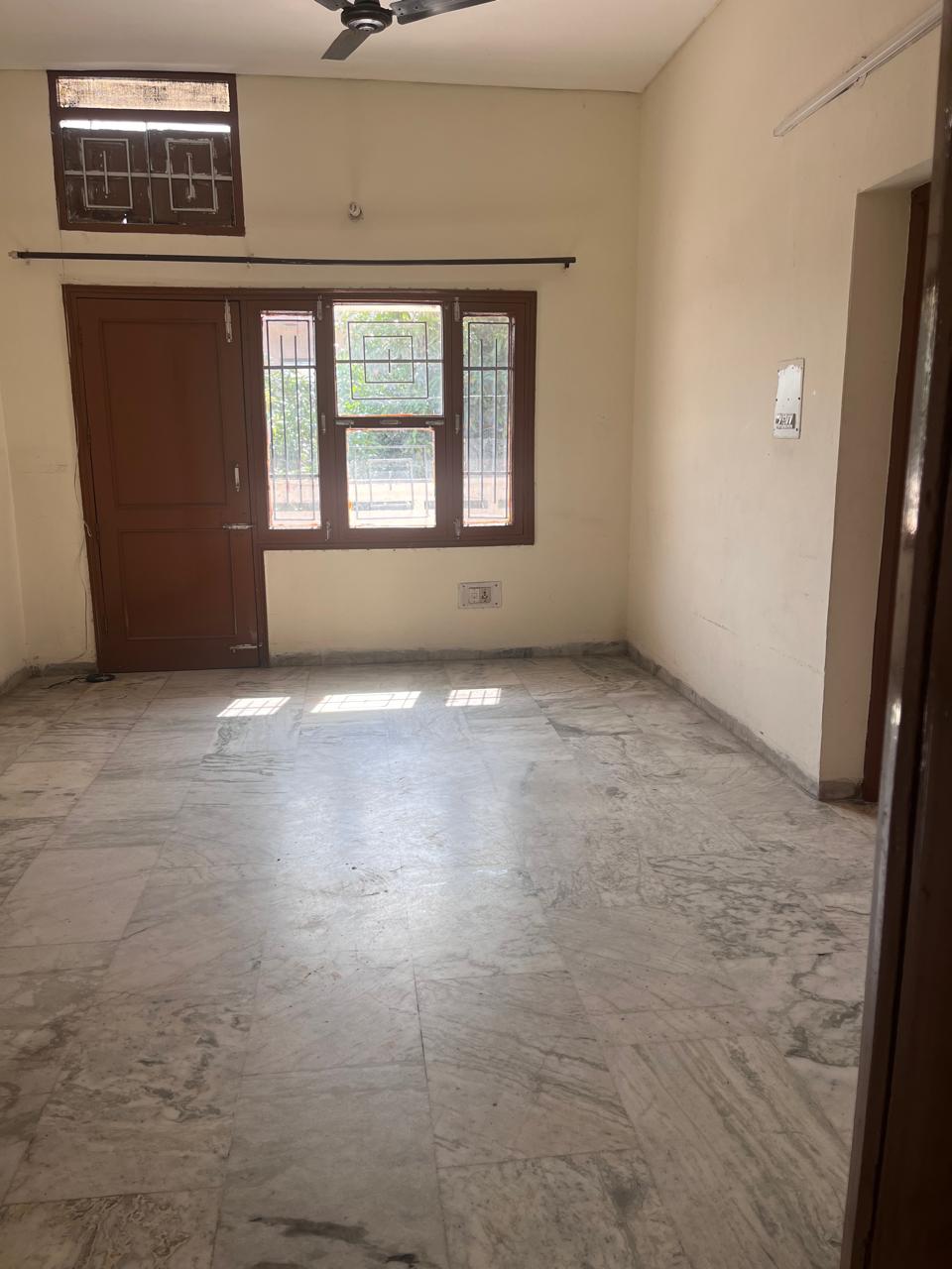 2 BHK + Pooja Room Apartment For Rent in Sector 10
