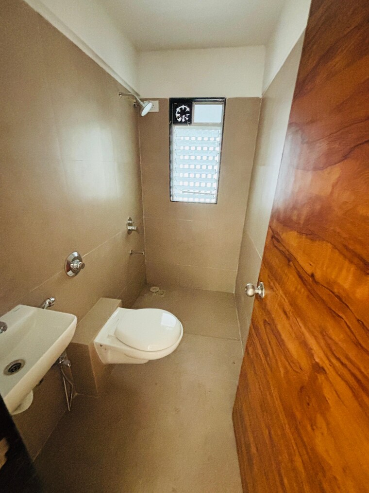 Attached Bathroom, je-and-vee-madhuban 1 Bedroom 485 Sq.Ft. Apartment In Malad East Mumbai 9265364