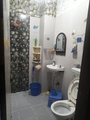 Bathroom in 2.5 BHK Builder Floor at Ganesh Nagar – for Sale