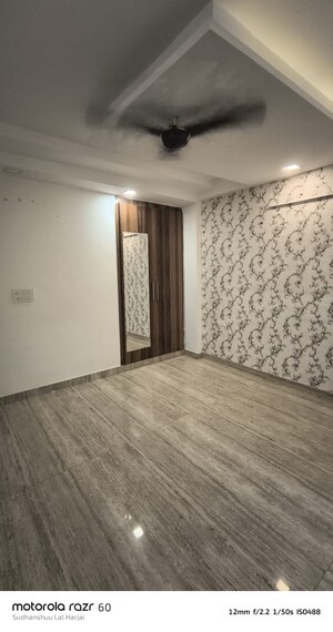 Room in 4 BHK Builder Floor at Green Fields Colony – for Rent