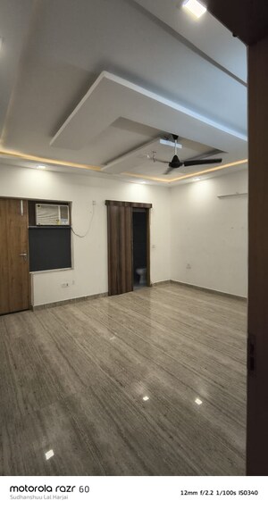 Room in 4 BHK Builder Floor at Green Fields Colony – for Rent