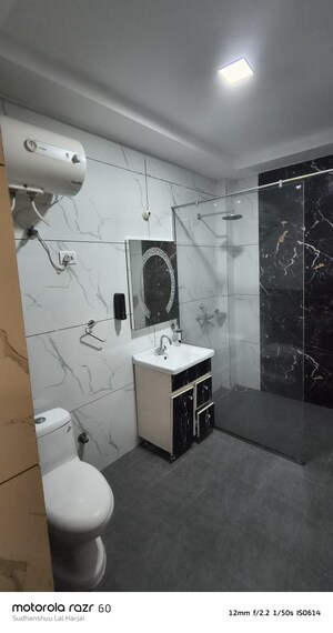 Attached Bathroom in 4 BHK Builder Floor at Green Fields Colony – for Rent