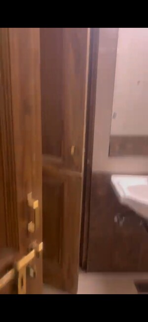 Furnished Amenities in 2 BHK Builder Floor at Gomti Nagar – for Rent