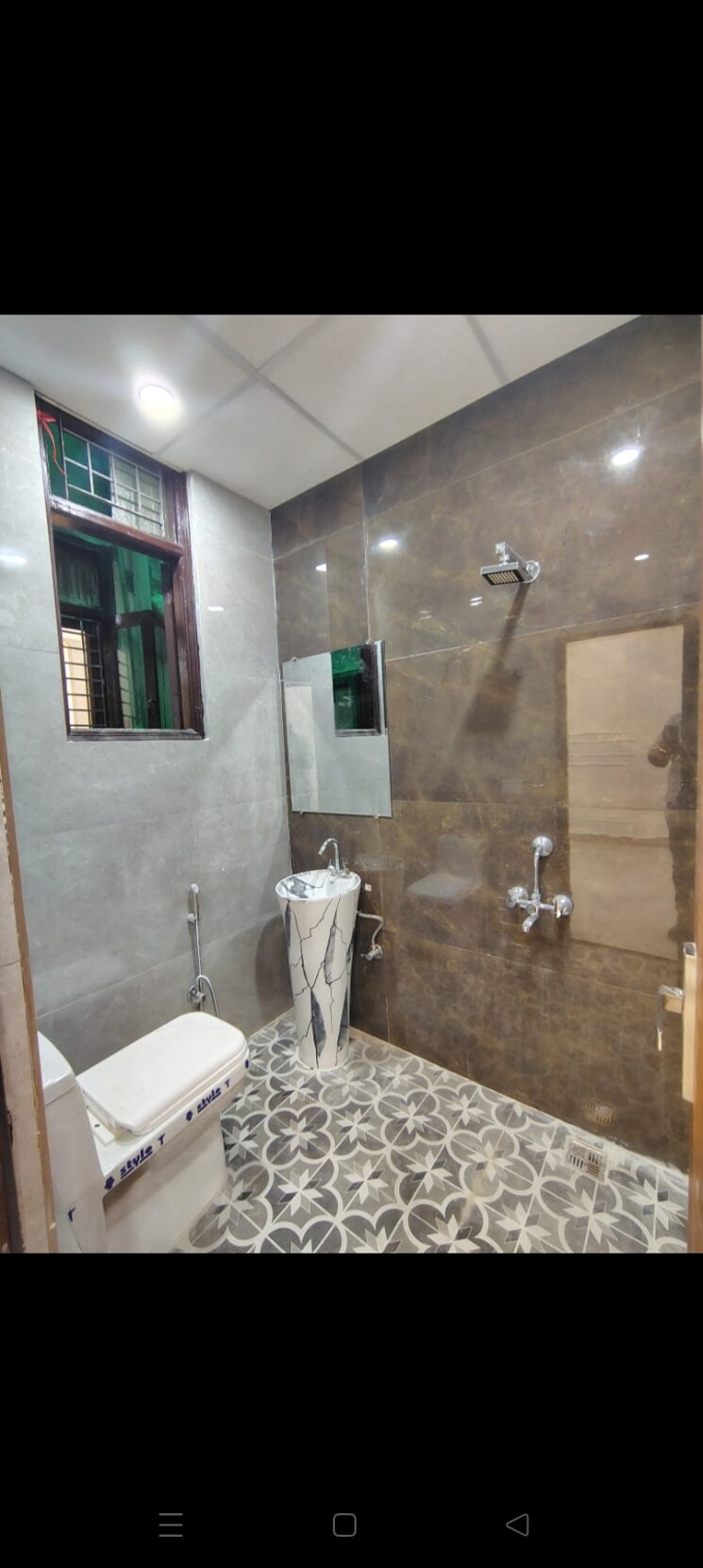 Bathroom, gyan khand ii 2 Bedroom 850 Sq.Ft. Builder Floor In Gyan Khand ii Ghaziabad 9265498