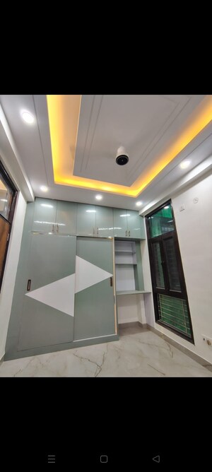 Room in 2 BHK Builder Floor at Gyan Khand ii – for Sale