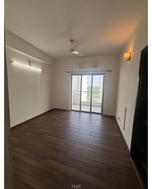 Room in 3 BHK Apartment at Sector 59 – for Sale