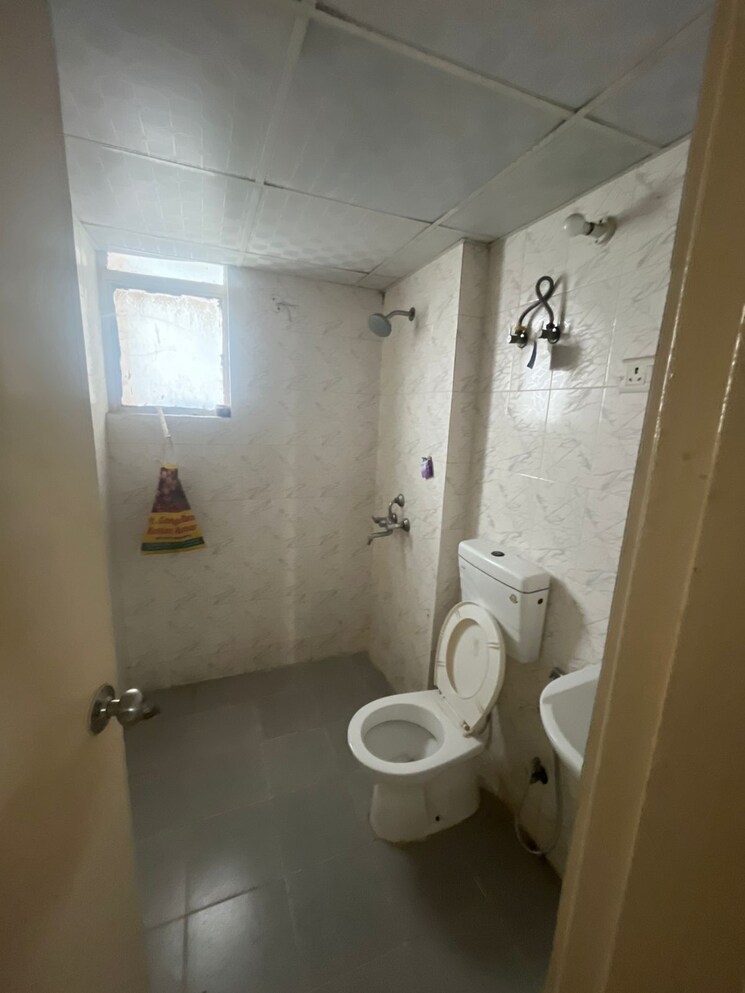 Bathroom, zara-aavaas 2 Bedroom 569 Sq.Ft. Apartment In Sector 104 Gurgaon 9265641