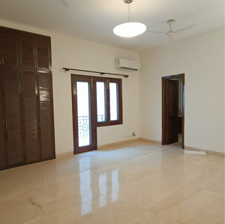 Room, panchsheel park 5 Bedroom 7100 Sq.Ft. Builder Floor In Panchsheel Park Delhi 9265749